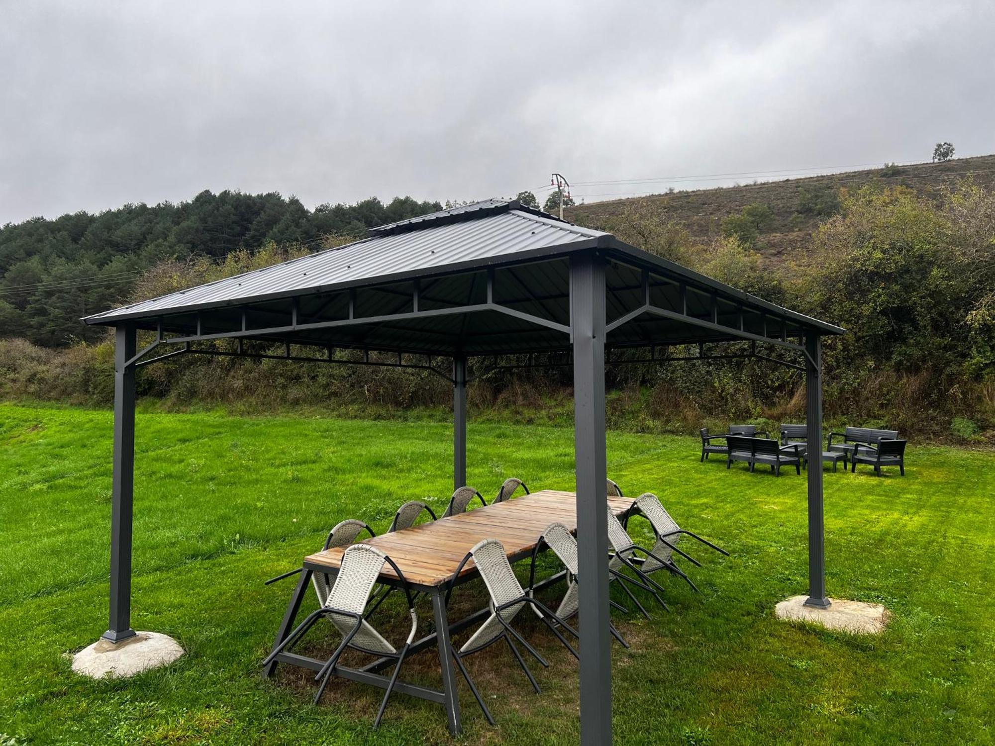 El Pecu Casa Rural Starfamiliar Bustillo Del Paramo Eksteriør bilde